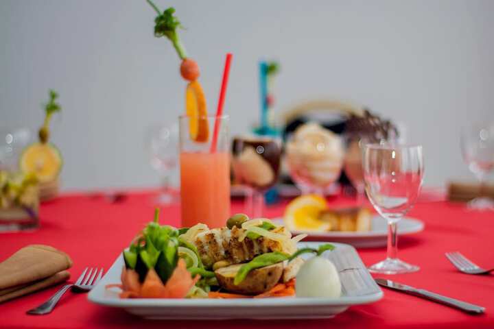 Dining 23 of 36