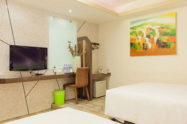 Room 4 of 30