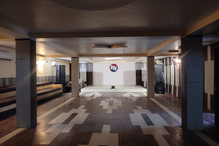 Ballroom/Hall 58 of 64
