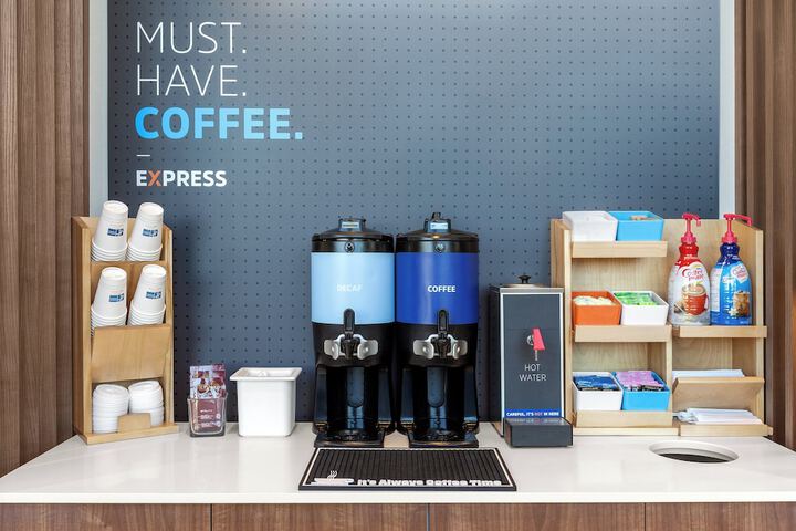 Breakfast/Coffee Service 55 of 81