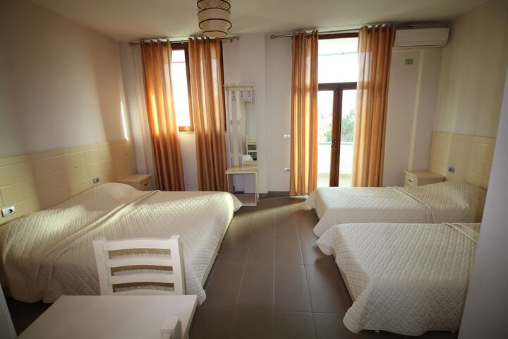Room 9 of 69