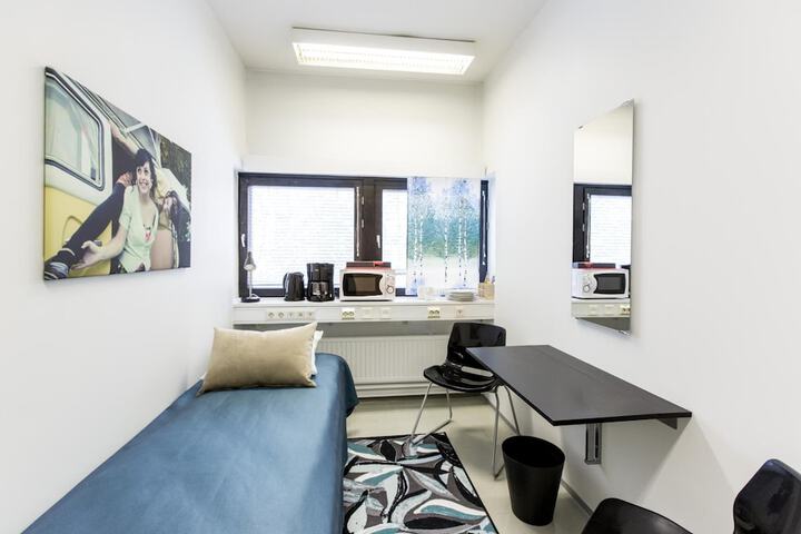 Room 20 of 33