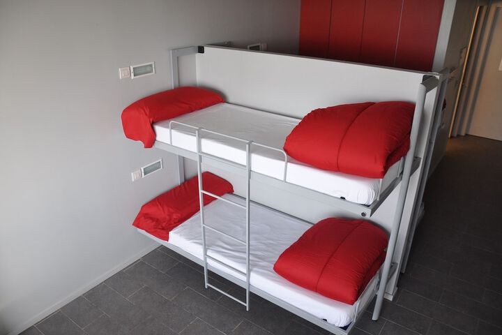 Room 13 of 61