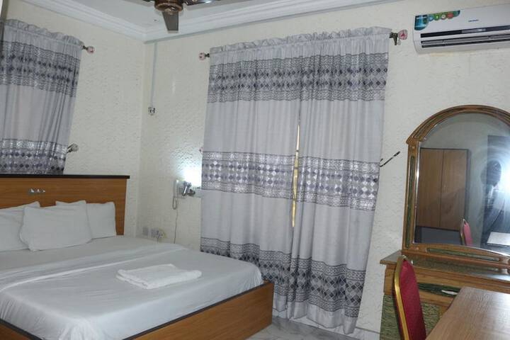 Room 3 of 19