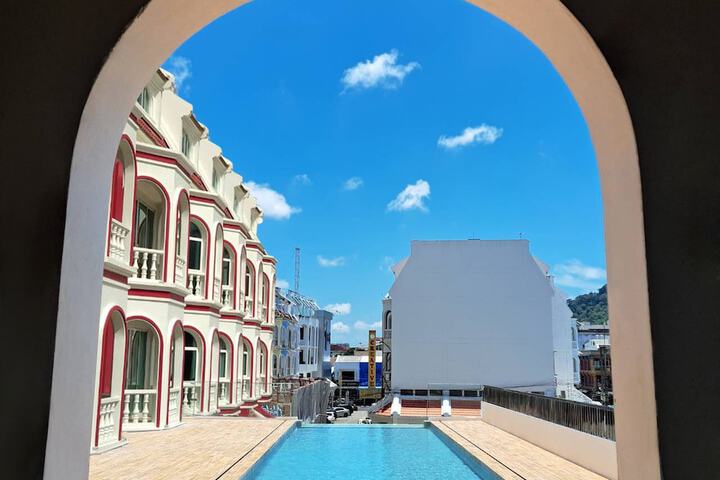 Hotel 185 of 190