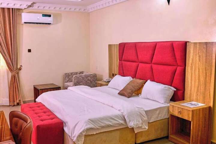 Room 3 of 25