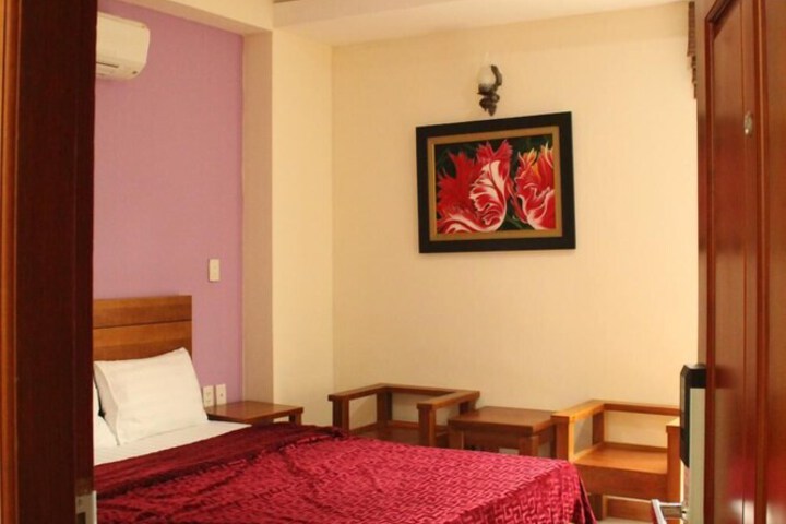 Room 10 of 25