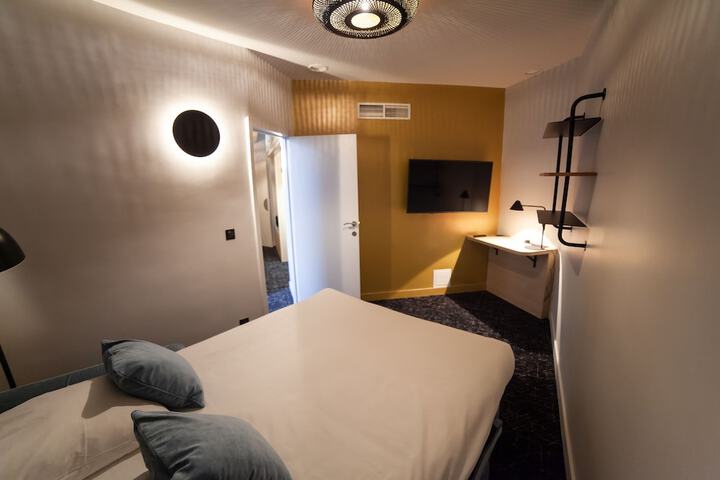 Room 26 of 47