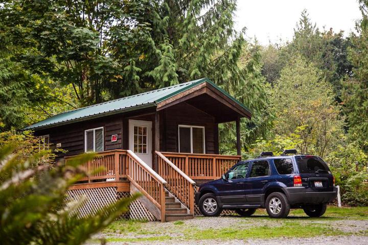 Image of Mount Vernon Camping Resort Studio Cabin 5