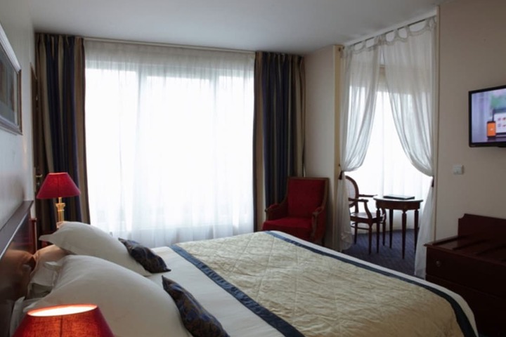 Room 4 of 38