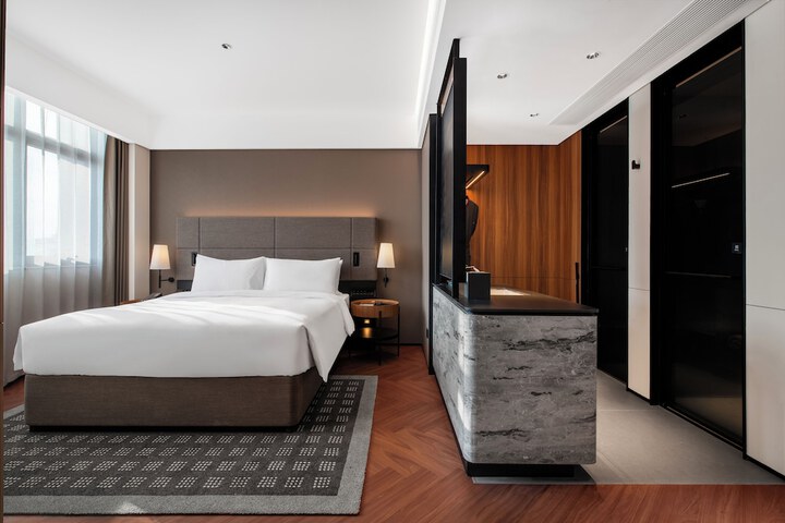 Room 41 of 70
