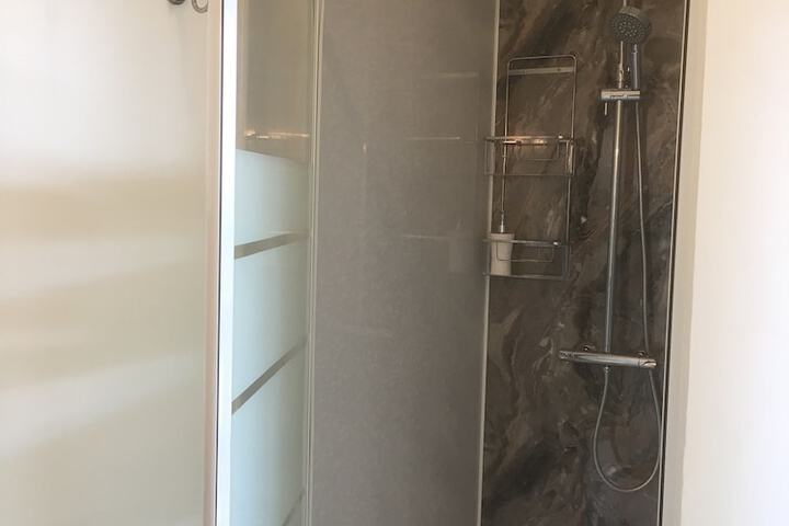 Room 10 of 24