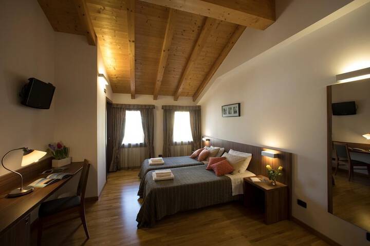 Room 15 of 65