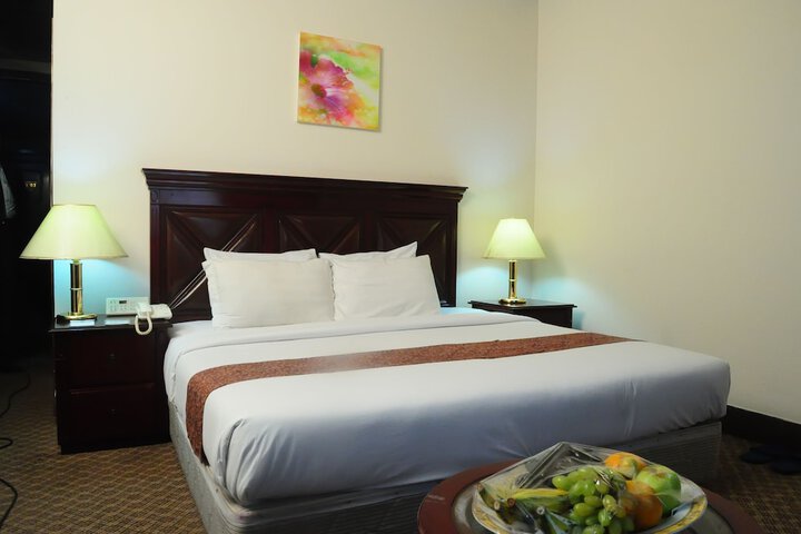 Room 14 of 33