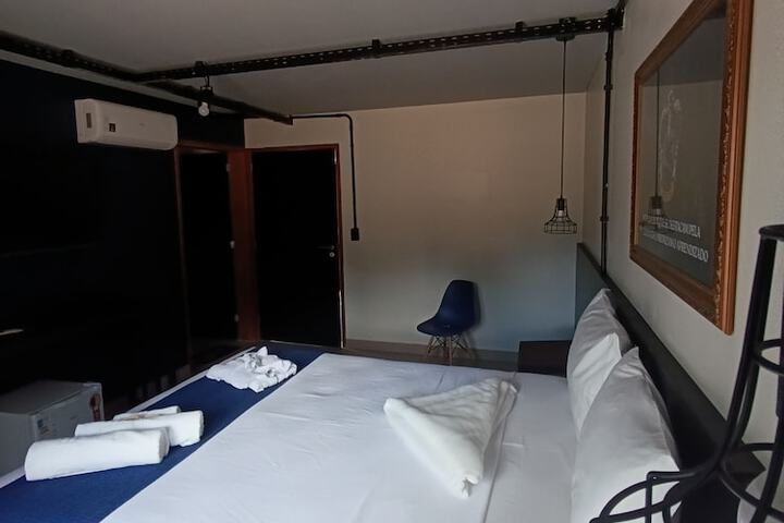 Room 6 of 19
