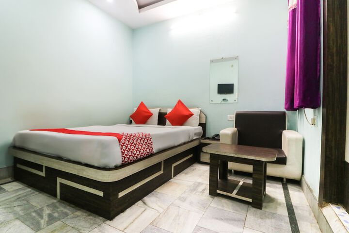 Room 9 of 22