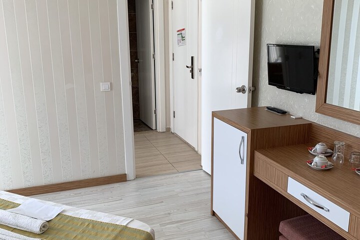 Room 20 of 33