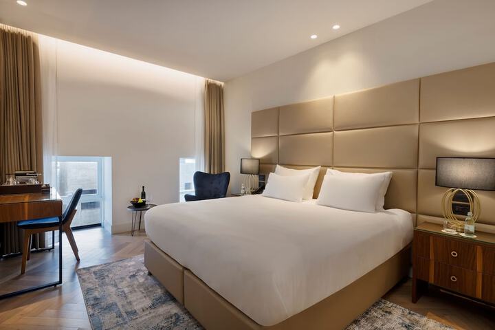 Room 20 of 53