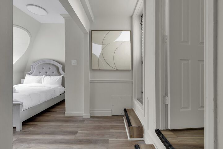 Room 56 of 174