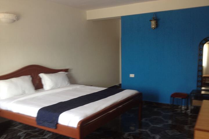 Room 10 of 24