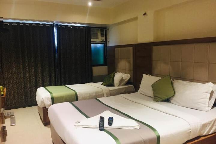 Room 34 of 90