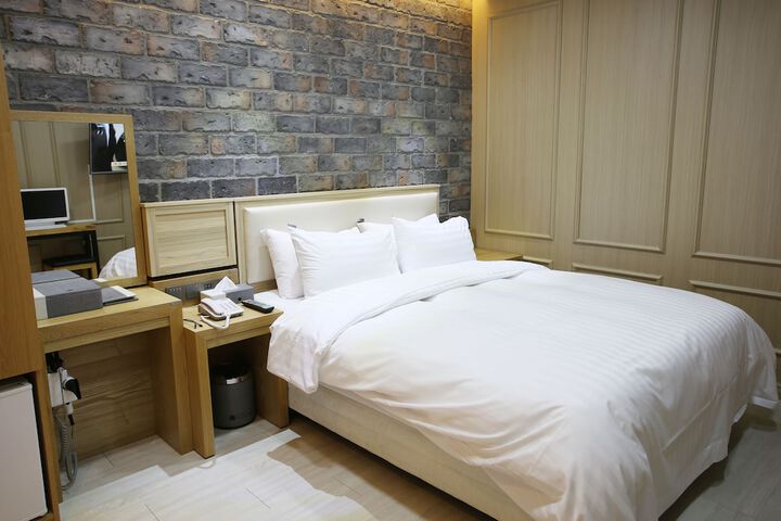 Room 7 of 29