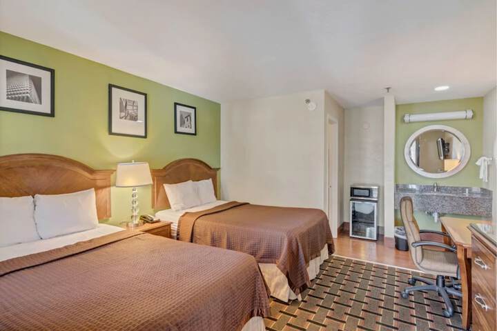 Standard Room, King or Two Doubles (5 of 11)