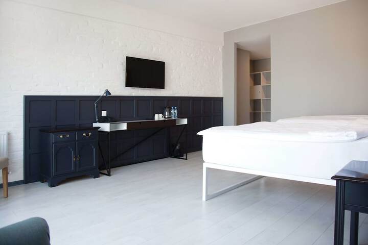 Room 18 of 36
