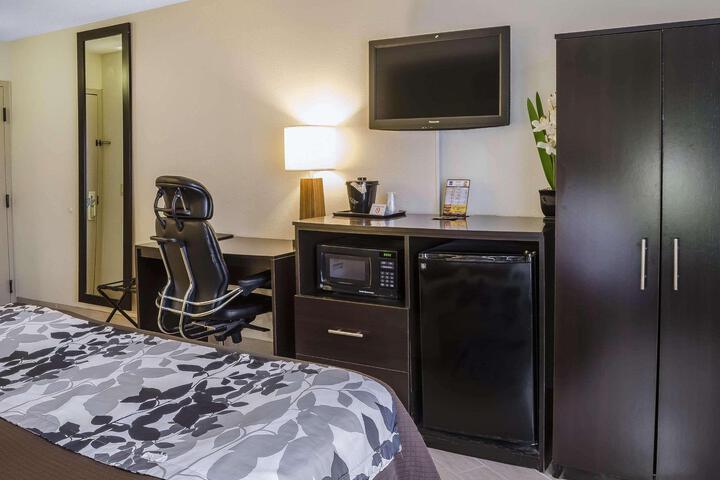 Room 100 of 100