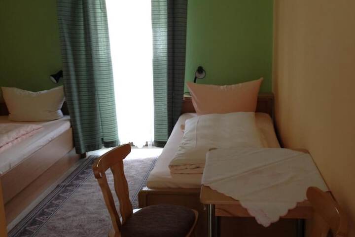 Room 5 of 43