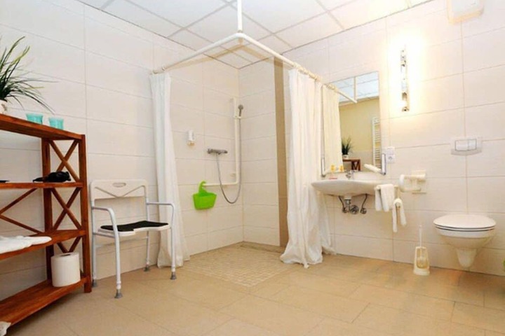 Room 15 of 60