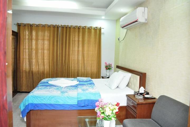 Room 8 of 42