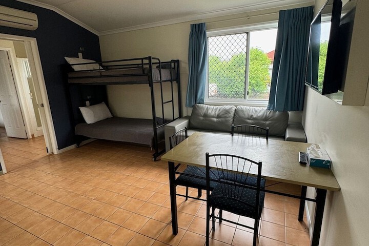 Room 33 of 52