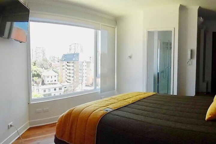 Room 5 of 17