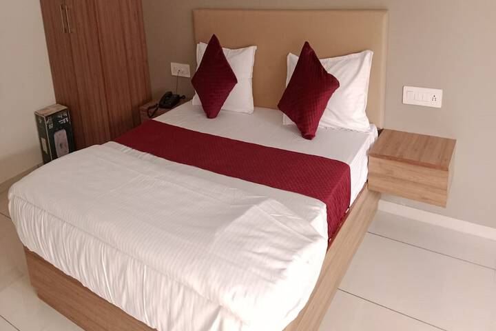 Room 7 of 27