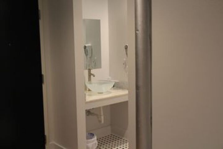 Room 3 of 21