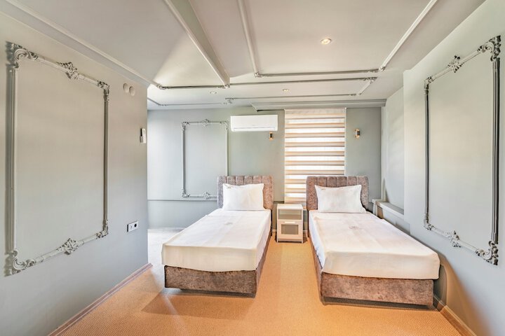 Room 26 of 47