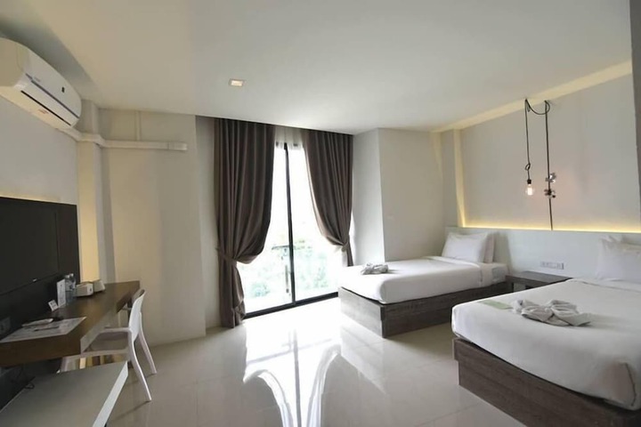 Room 34 of 108