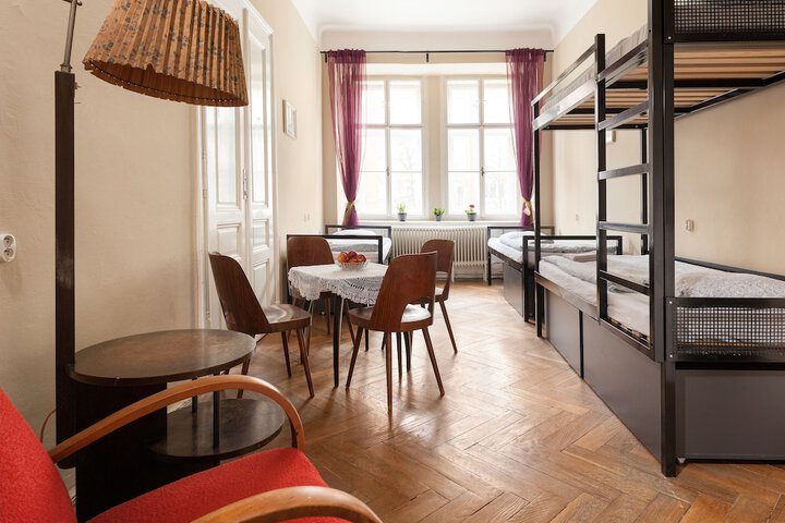 Room 6 of 38