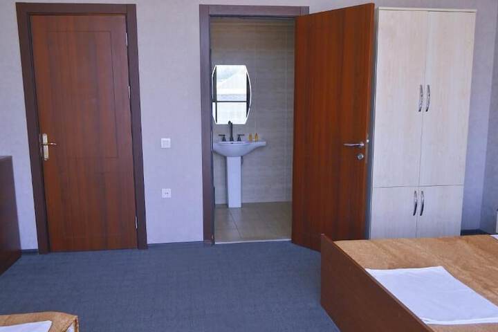 Room 14 of 33