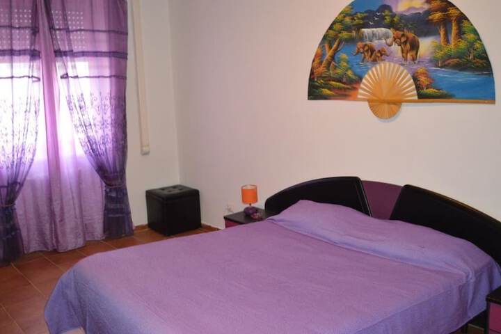 Room 5 of 8