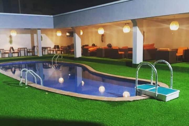Pool 7 of 10