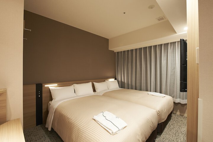 Room 10 of 61