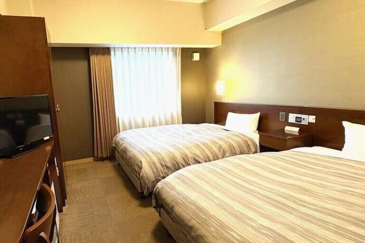 Room 4 of 26