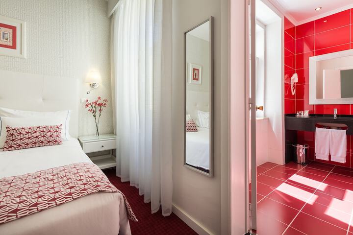 Room 8 of 64