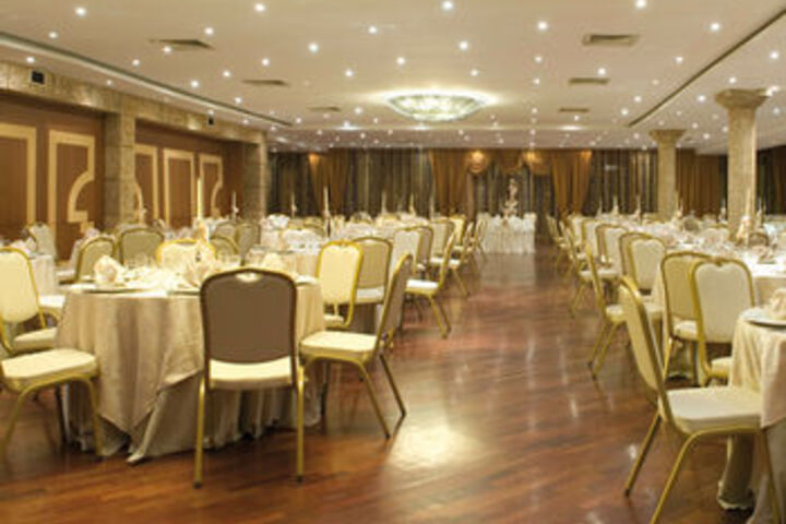 Ballroom/Hall 5 of 32