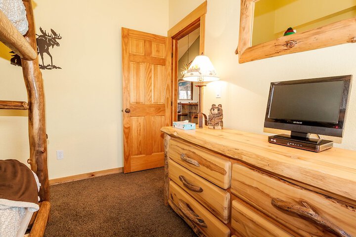Room 8 of 103