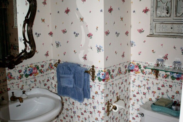 Room 46 of 84