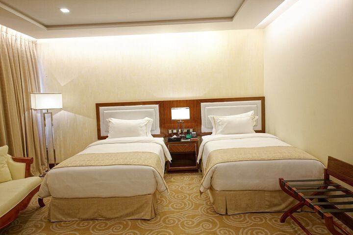 Room 33 of 70