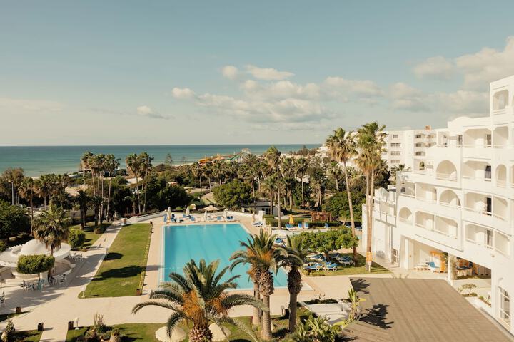 Hotel with Pool